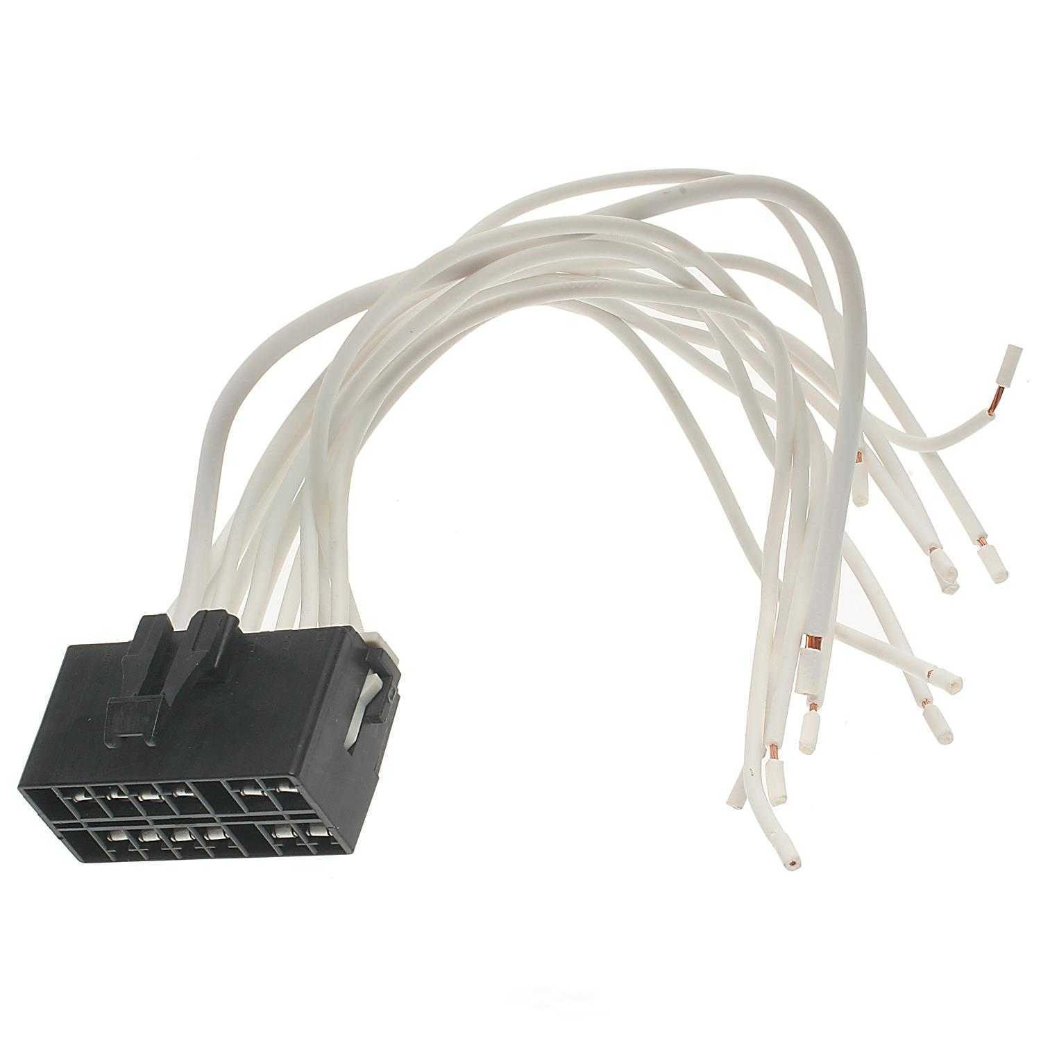 Headlamp Connector  Standard Motor Products  S800