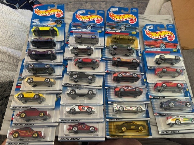 Hot wheels Porsche Collection you pick NIB (targa, carrera, 911,929,930 &more)