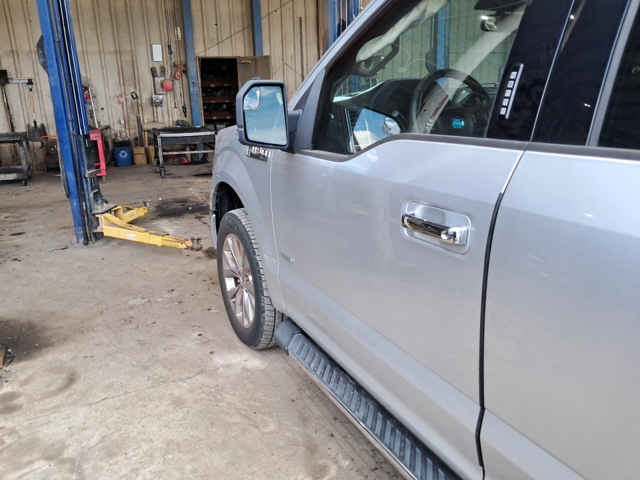 F150 2017 Glove Box 4799547