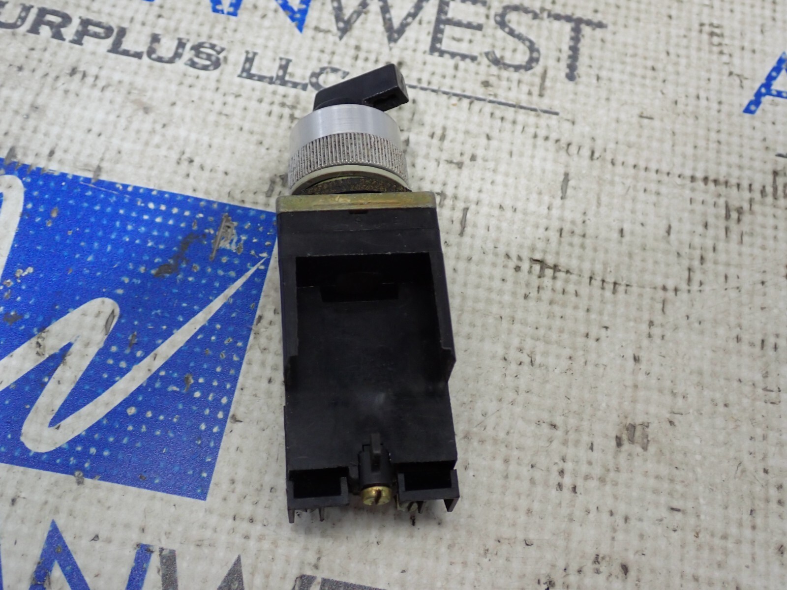 Allen Bradley 800MR-HX2B 2 Position Maintain Selector Switch