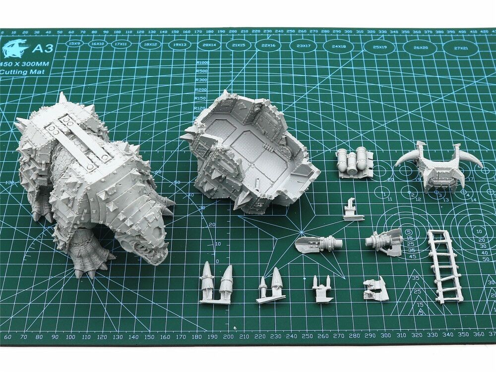 Uncolored model Ork Squiggoth WOW