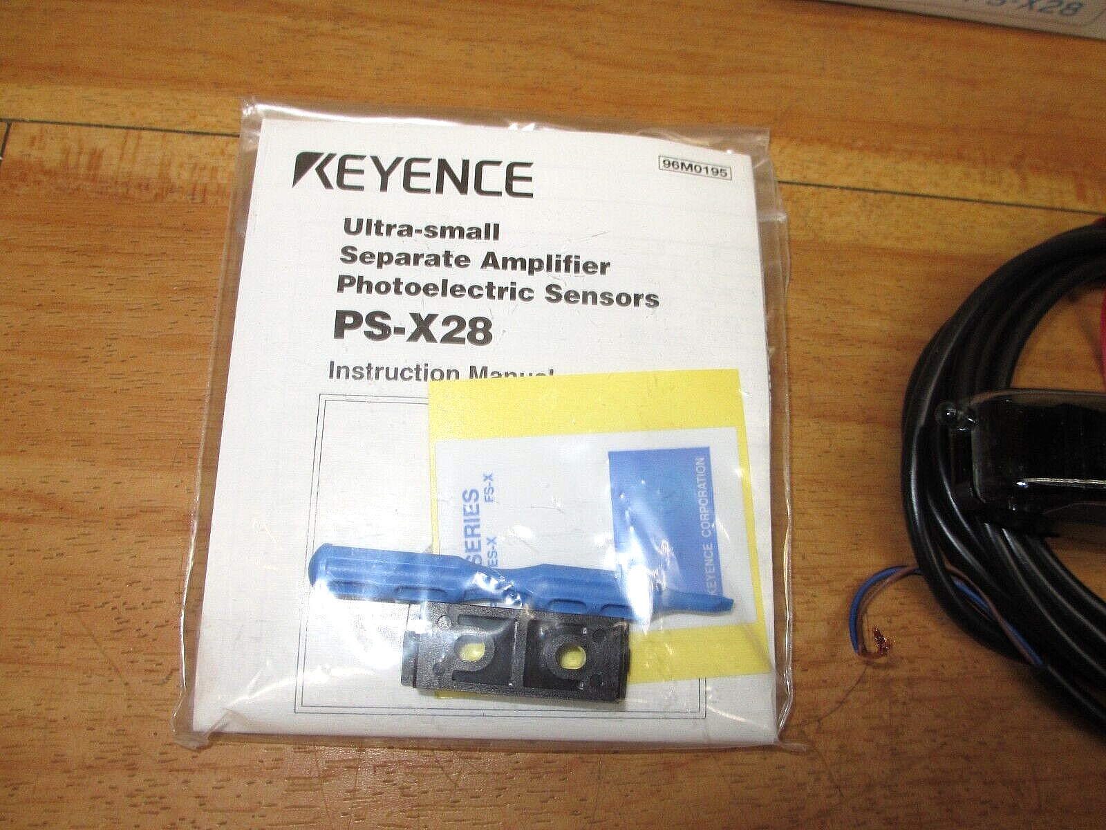 Keyence PS-X28 *NEW* Photoelectric Sensor Amplifier **USA SHIP**
