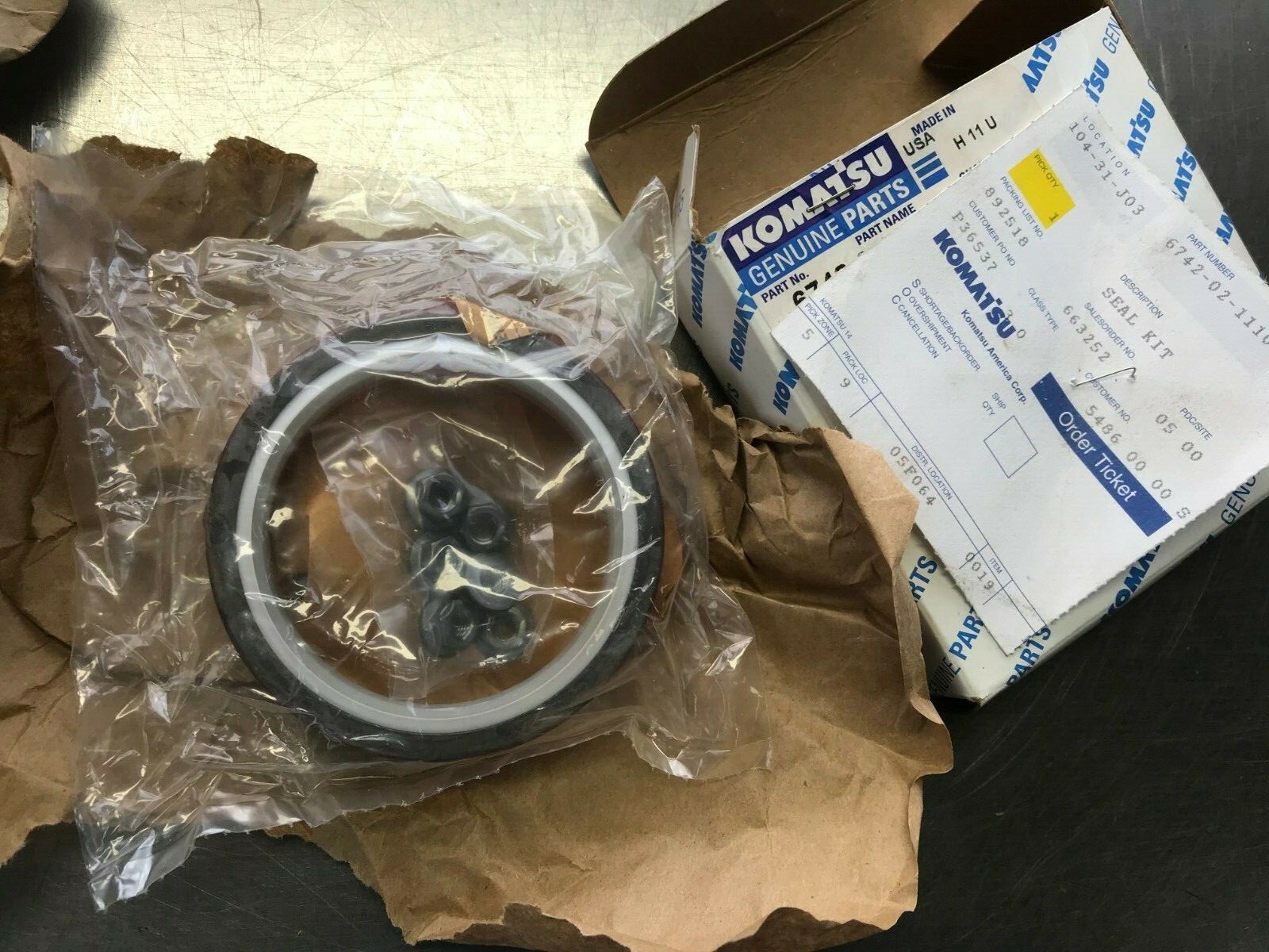 6742021110  GENUINE OEM  KOMATSU  Dresser  SEAL KIT  67420-21110