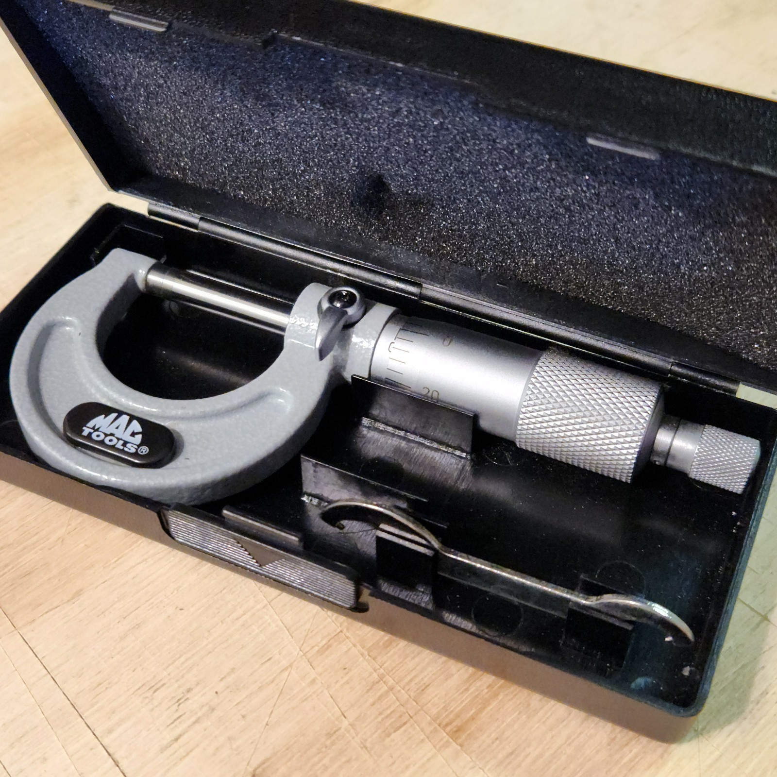 MAC Tools Micrometer 0-1" DMC100 in a Durable Case