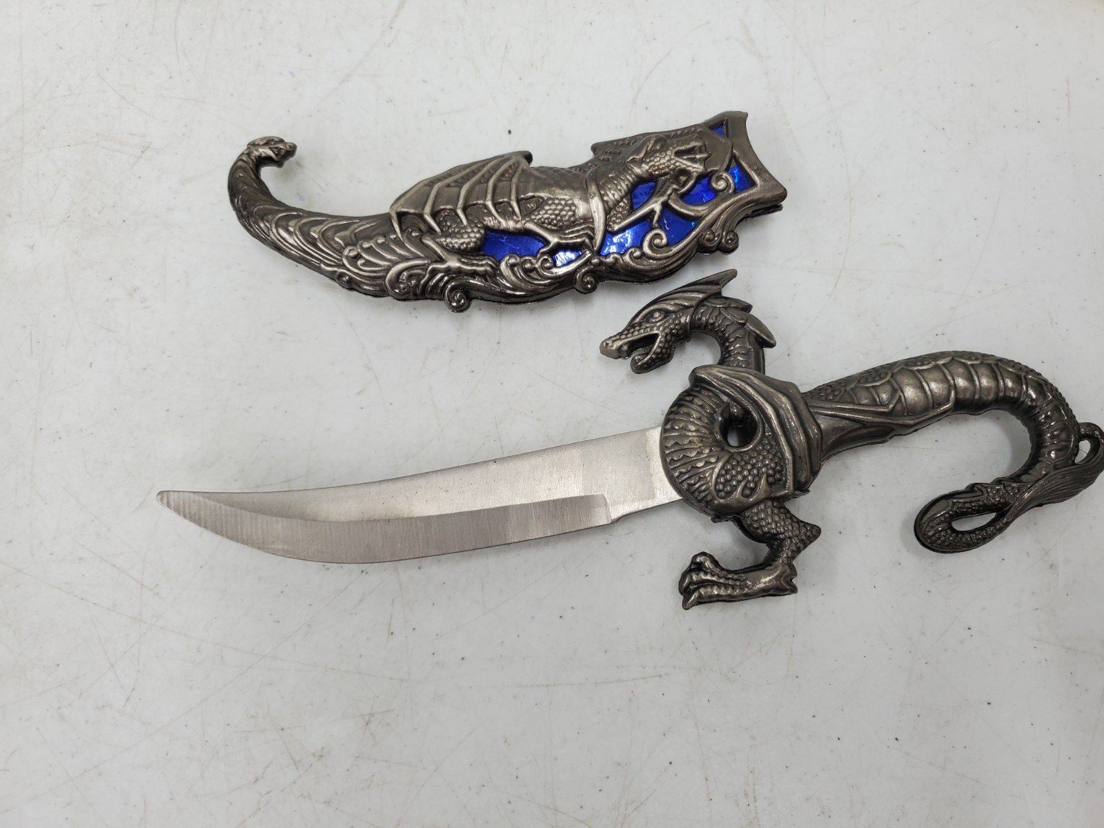 Ornate Dragon Dagger with Blue Scabbard  (133803-1F AO BY6D)