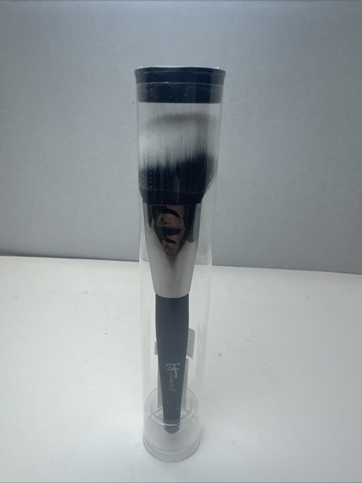 IT Heavenly Luxe Airbrush Blush Brush NEW IN TUBE!
