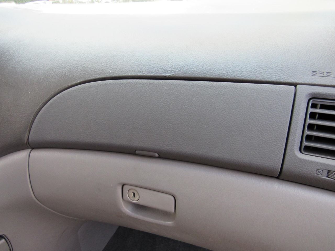 SIENNA    2006 Glove Box 1065048