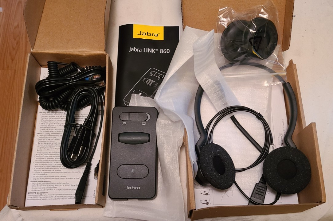 JABRA Link 860 Audio Amplifier And Headset Black New in Boxes