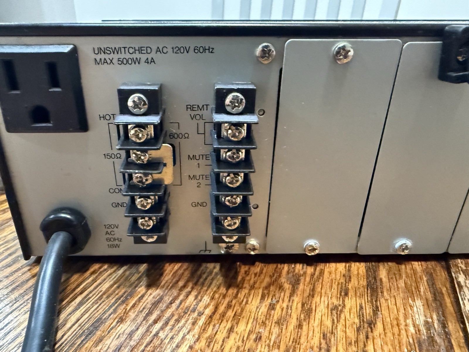 TOA 900 Series II Amplifier M-900MK2