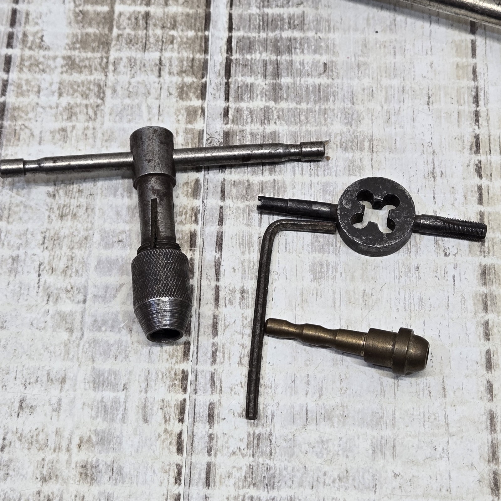 Lot 15 Round Split Adjustable Dies And 12 High Speed Tap Bits Various Brands