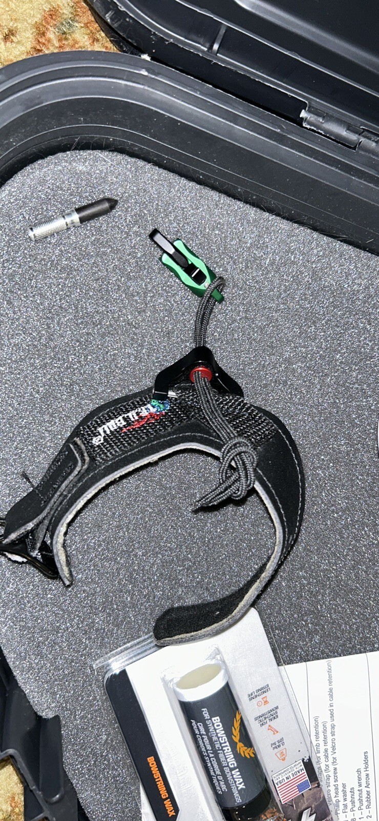 compound bow left hand