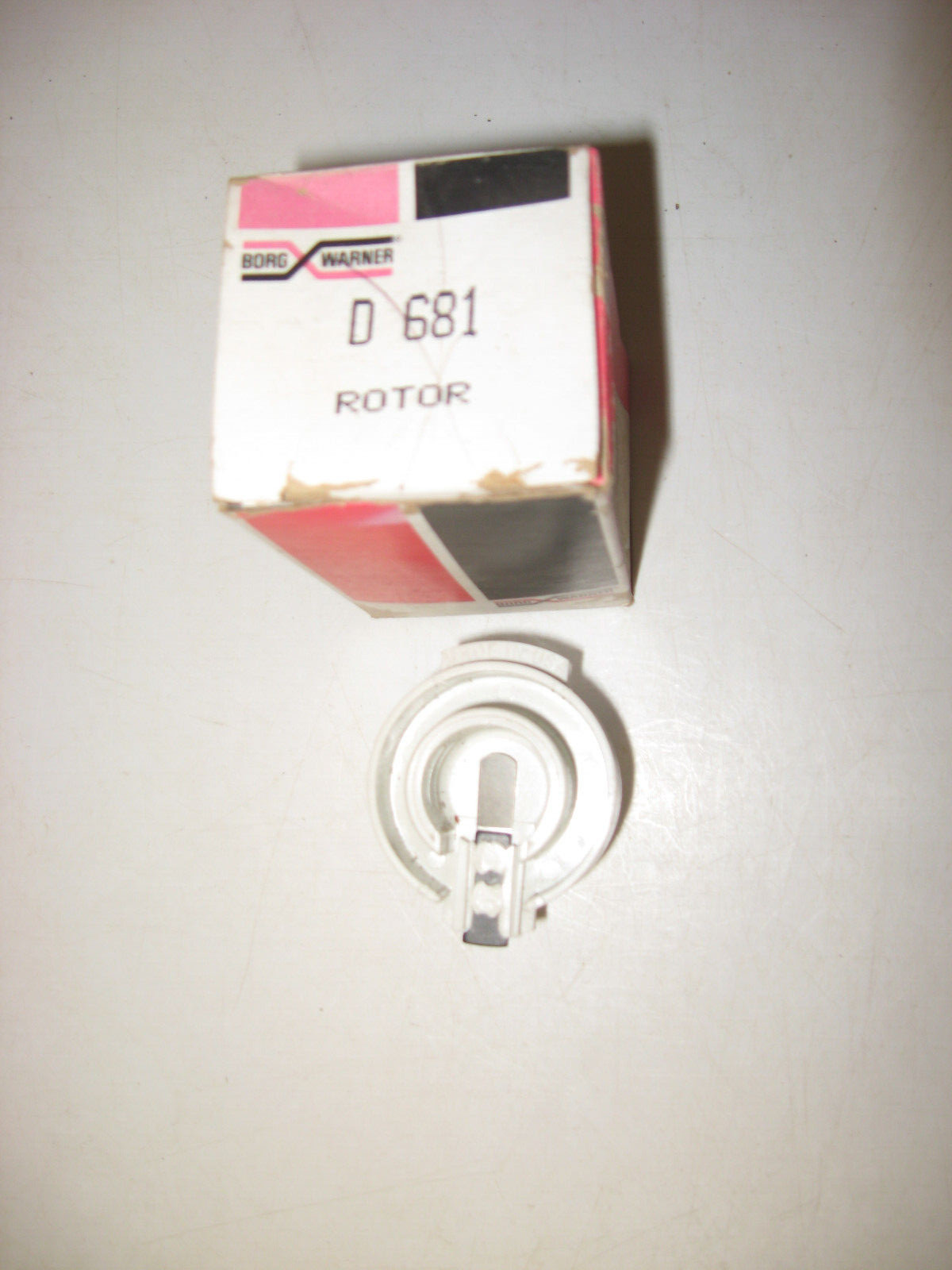 DISTRIBUTOR ROTOR, BWD # D681