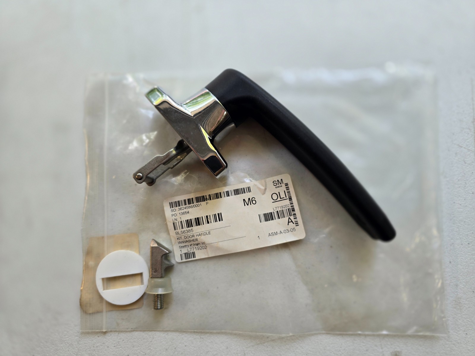Blodgett Oven, BX, BCX & CNVX 56385 Door Latch Assy.