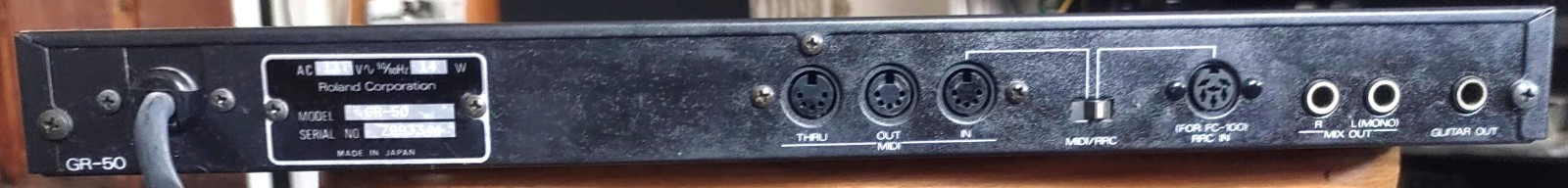Roland GR-50 Guitar MIDI Controller/Synthesizer