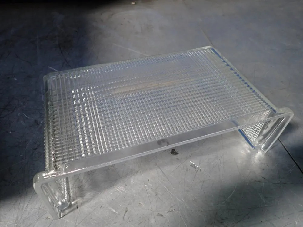 WALL PACK LIGHT FIXTURE, DROP LENSES 08250561470