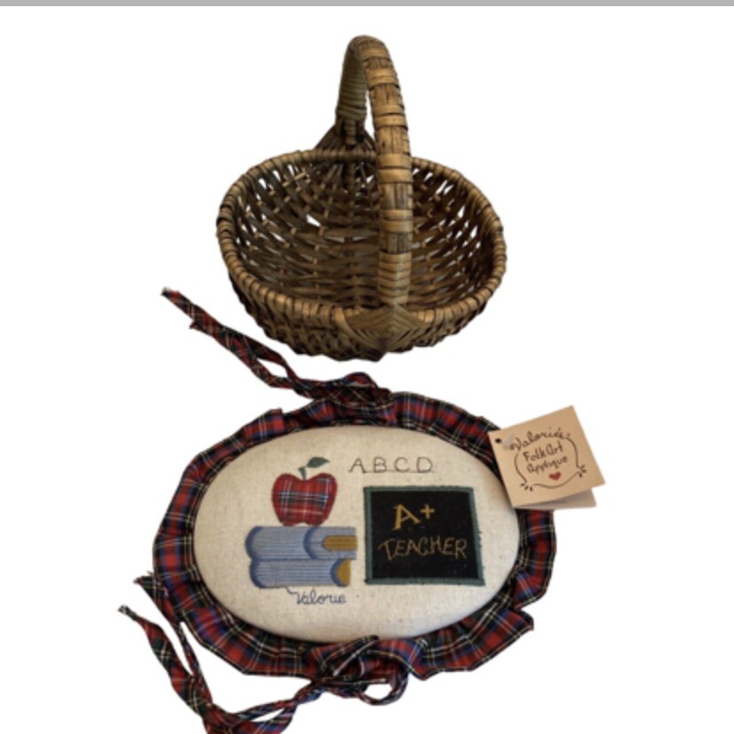 VTG 80s 90s Valorie Sockwell A+ Teacher Basket Folk Art Plaid Ruffle Apple Retro