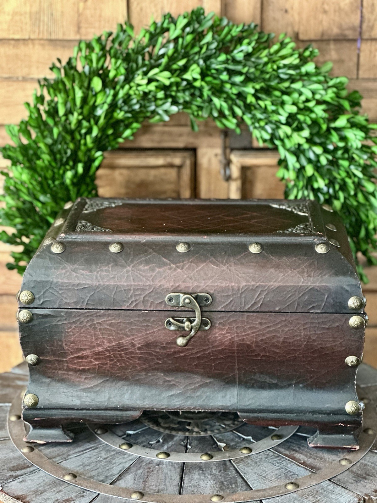 VTG Inspired Hinged/Lidded Faux Leather Rustic Decorative Footed Chest/Trunk