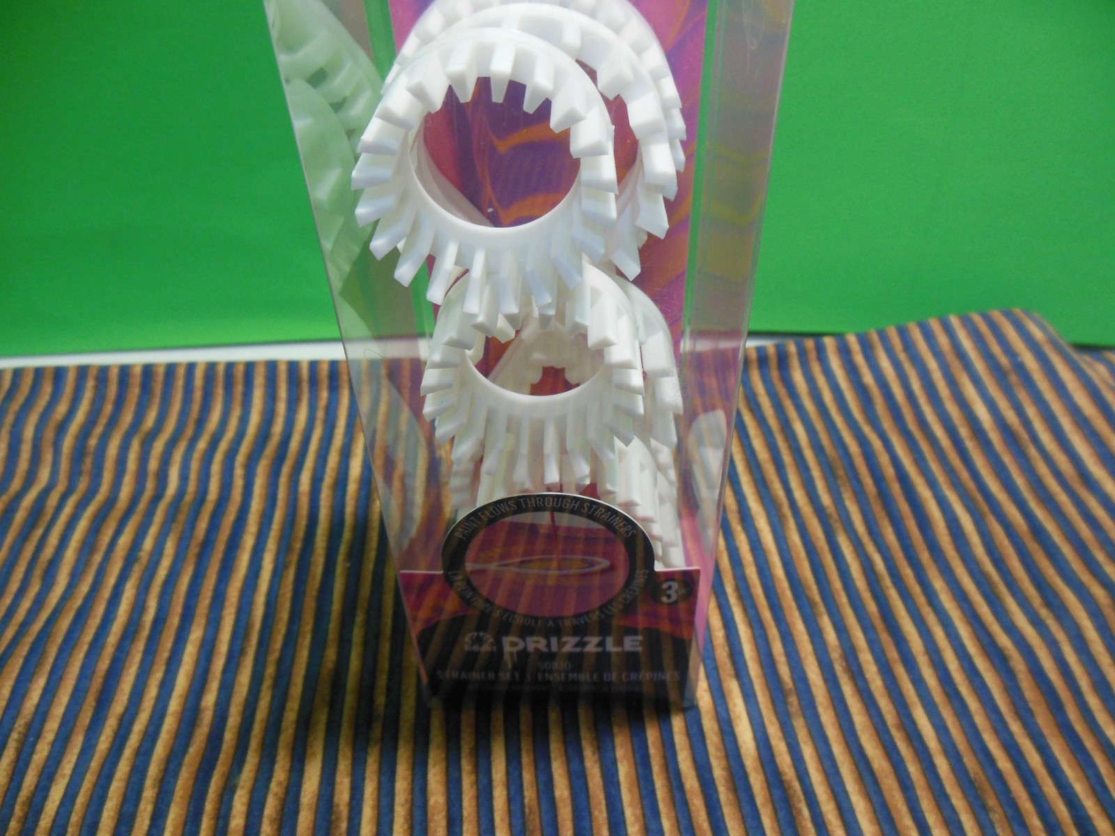 Plaid Strainer Set Painting kit complete 3 pcs Paint flows through ,see descrip