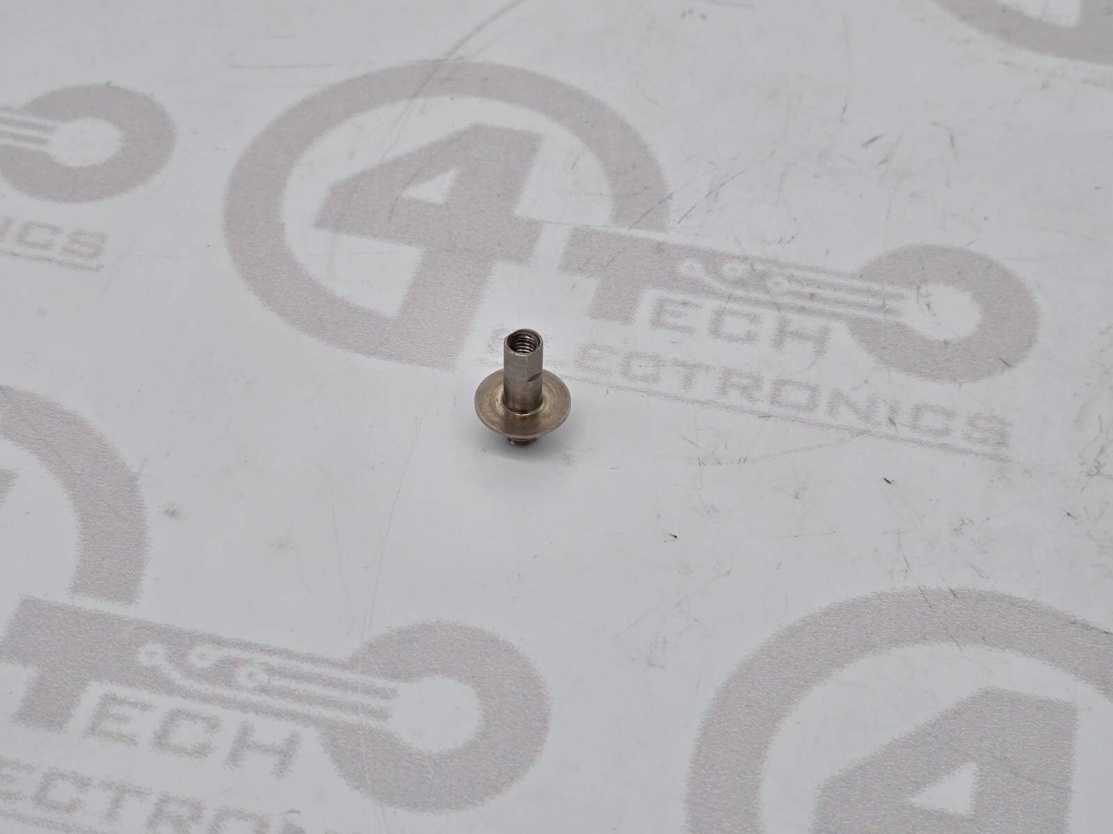 Universal Instruments Axial 6241D Rotary Table Guide Wheel Stud 47540603
