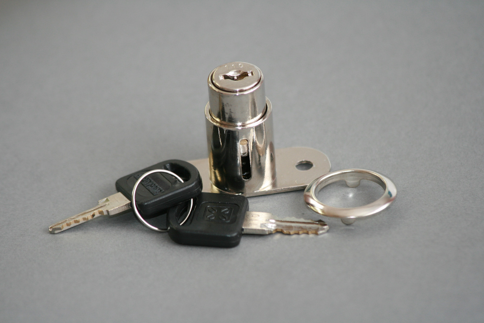 Push plunger locks for sliding glass doors , chrome  N506-12-110 keyed the same