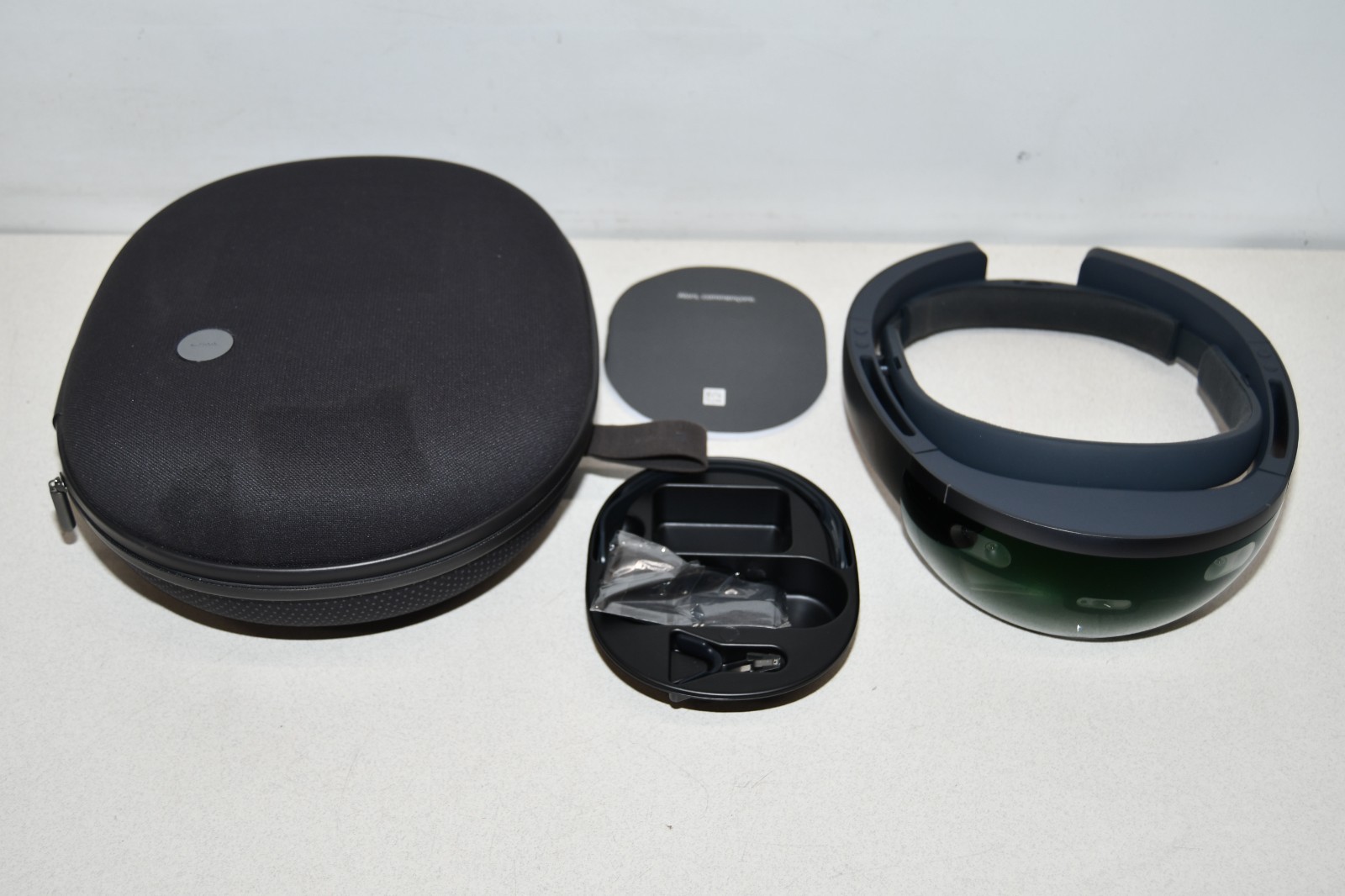 ^ Microsoft Hololens Generation 1 Virtual Headset Holo Lens #X8150