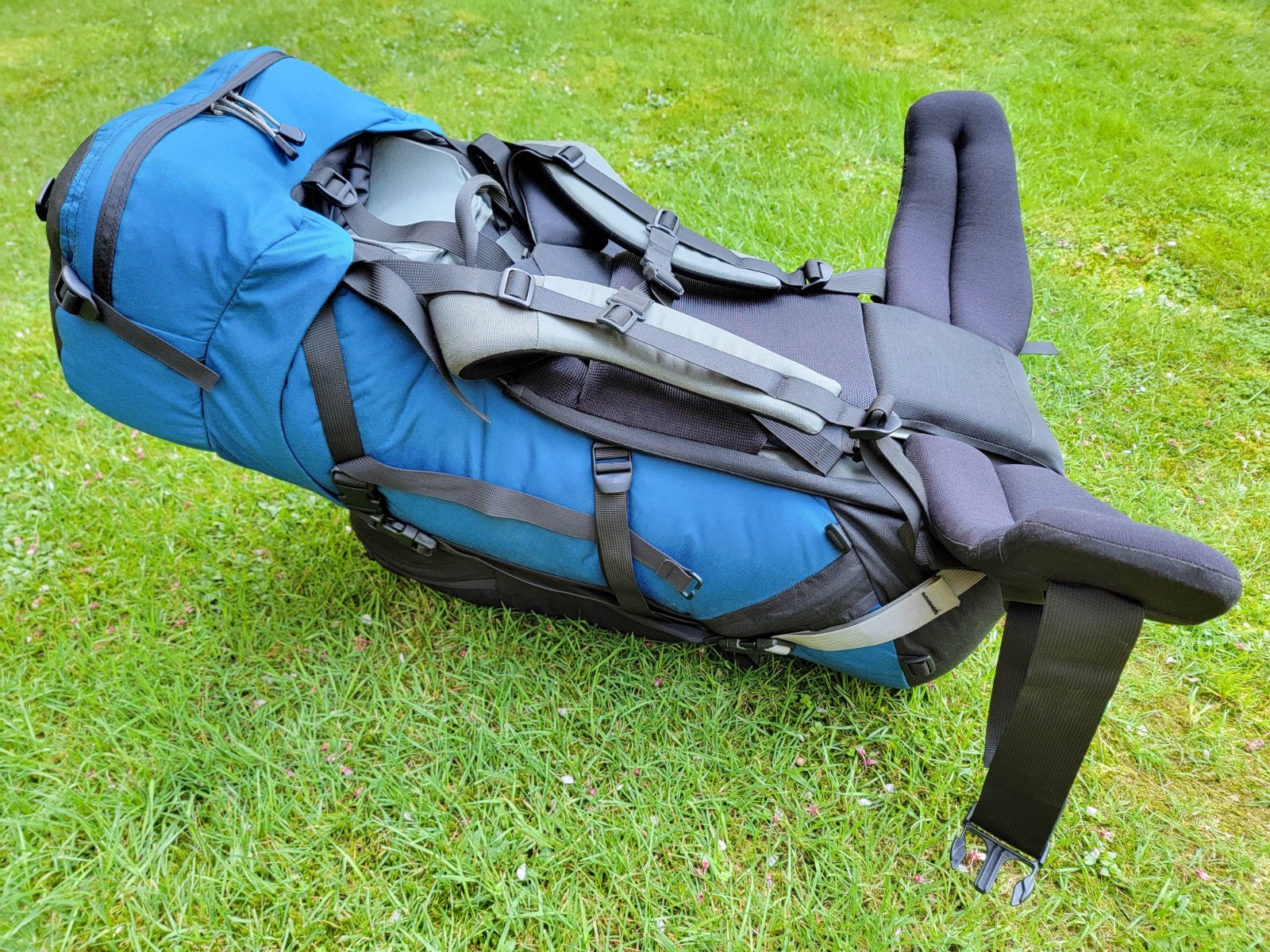 OSPREY 1990's Highlander Vector Two W/ 3L Bladder Internal Frame Hiking Backpack