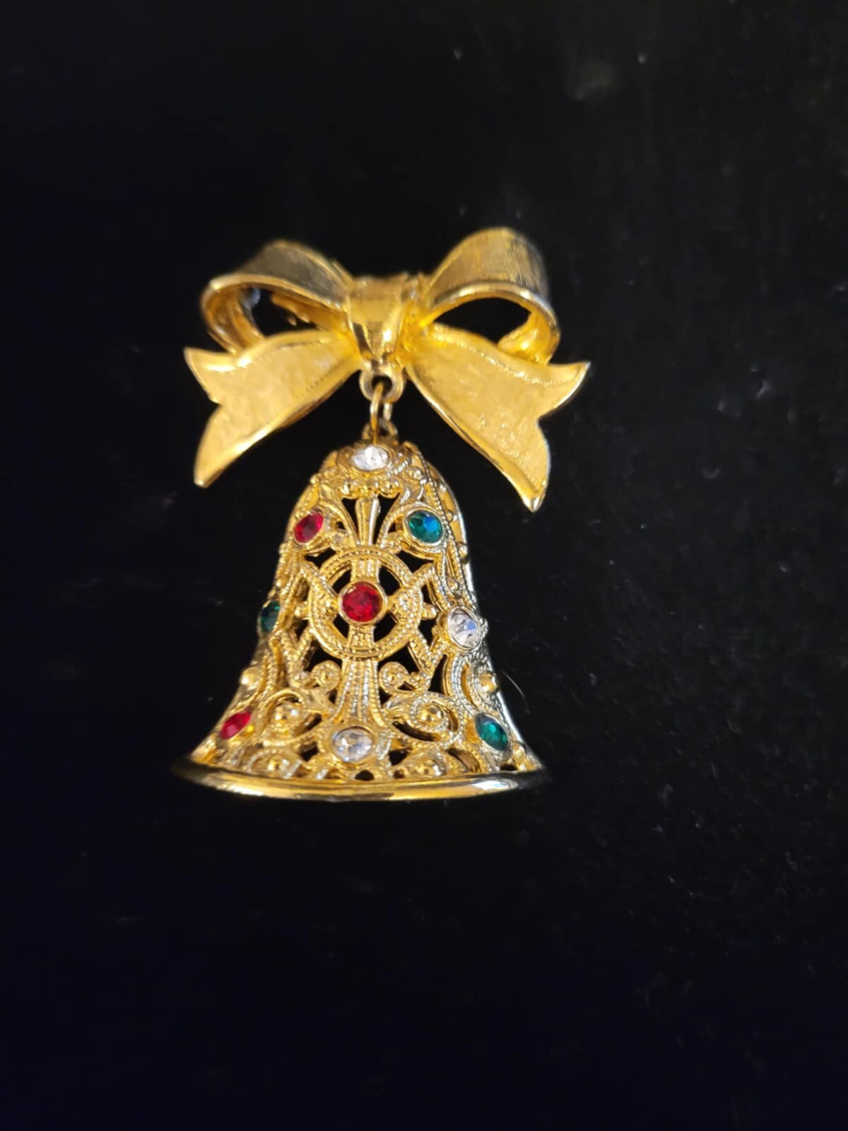 BROOCH PIN CHRISTMAS GOLD TONE BELL
