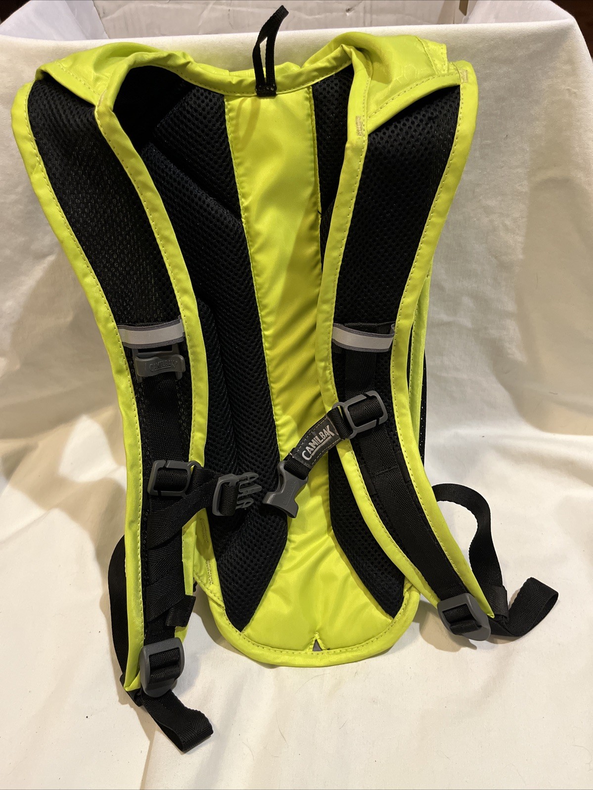 Running/Cycling CamelBak Velocity 70 oz Hydration Pack Reflective NO BLADDER