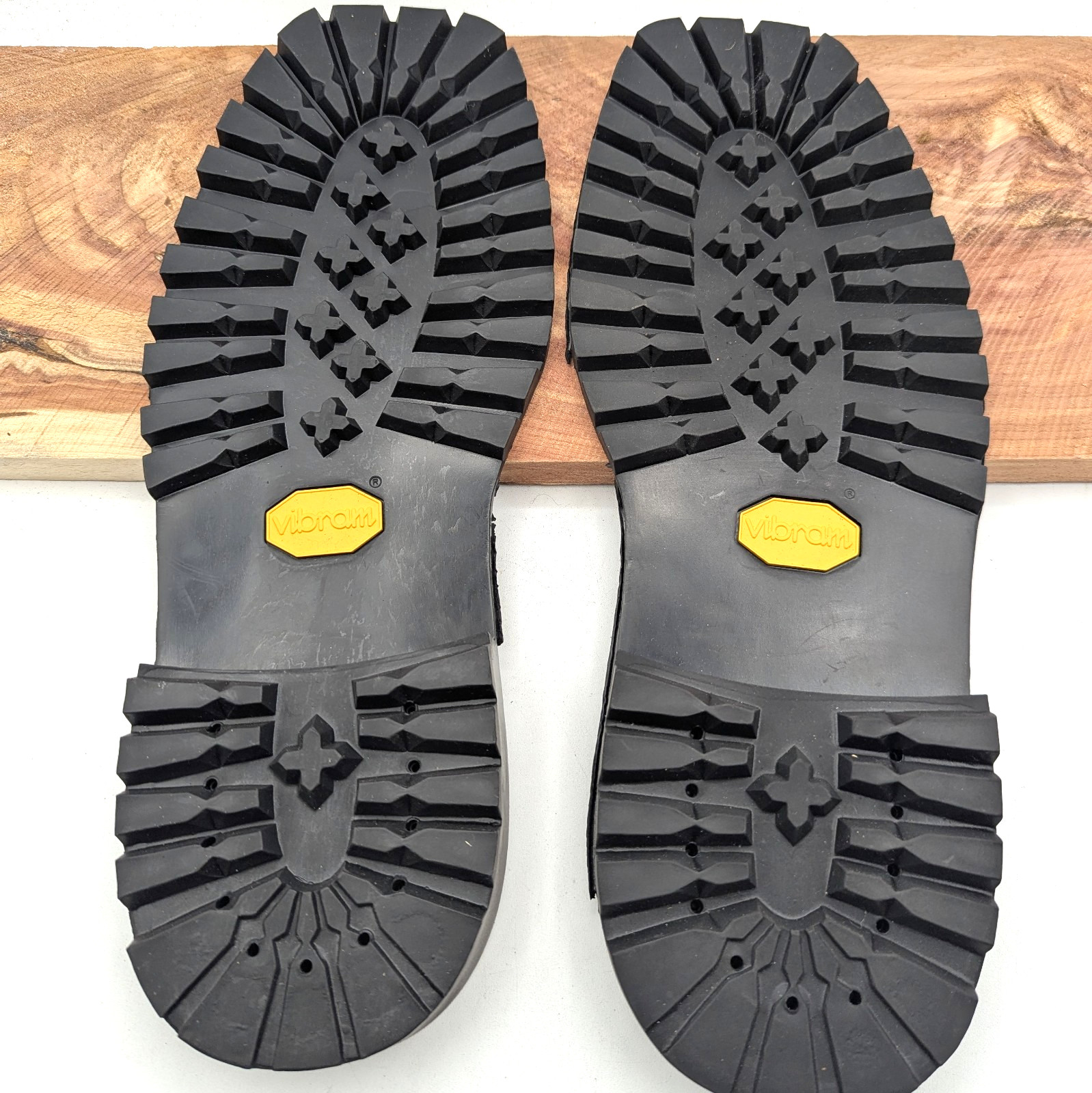Vibram #132 Montagna SBR Solid Soles Size 12 Rugged Outdoor 1 Pair Black