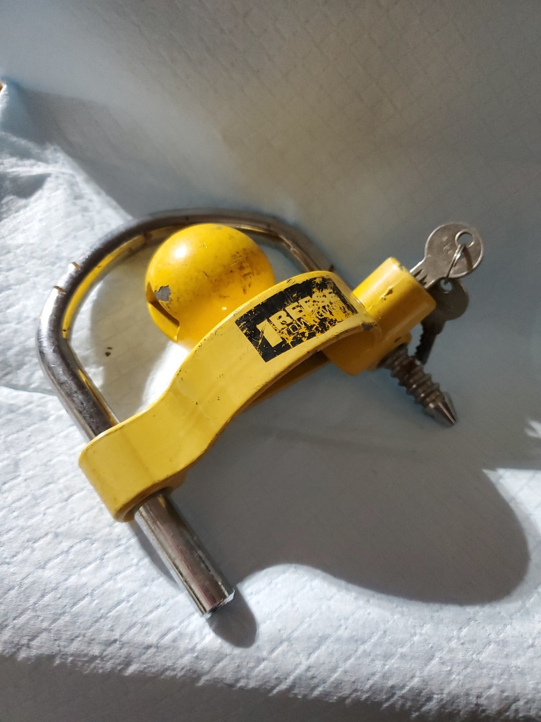 Reese Towpower Universal Tow Hitch Coupler Lock With 2 Keys - Yellow