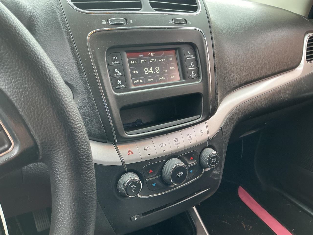 JOURNEY 2015 Glove Box 4984169