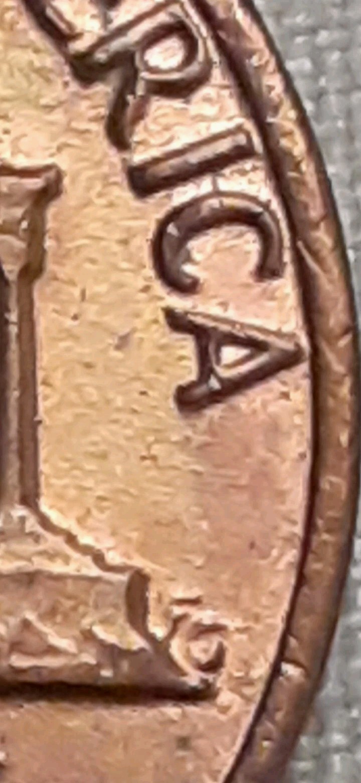 1982 Lincoln Cent Large Date DDO Off Centered Strike BU Red Error Coin