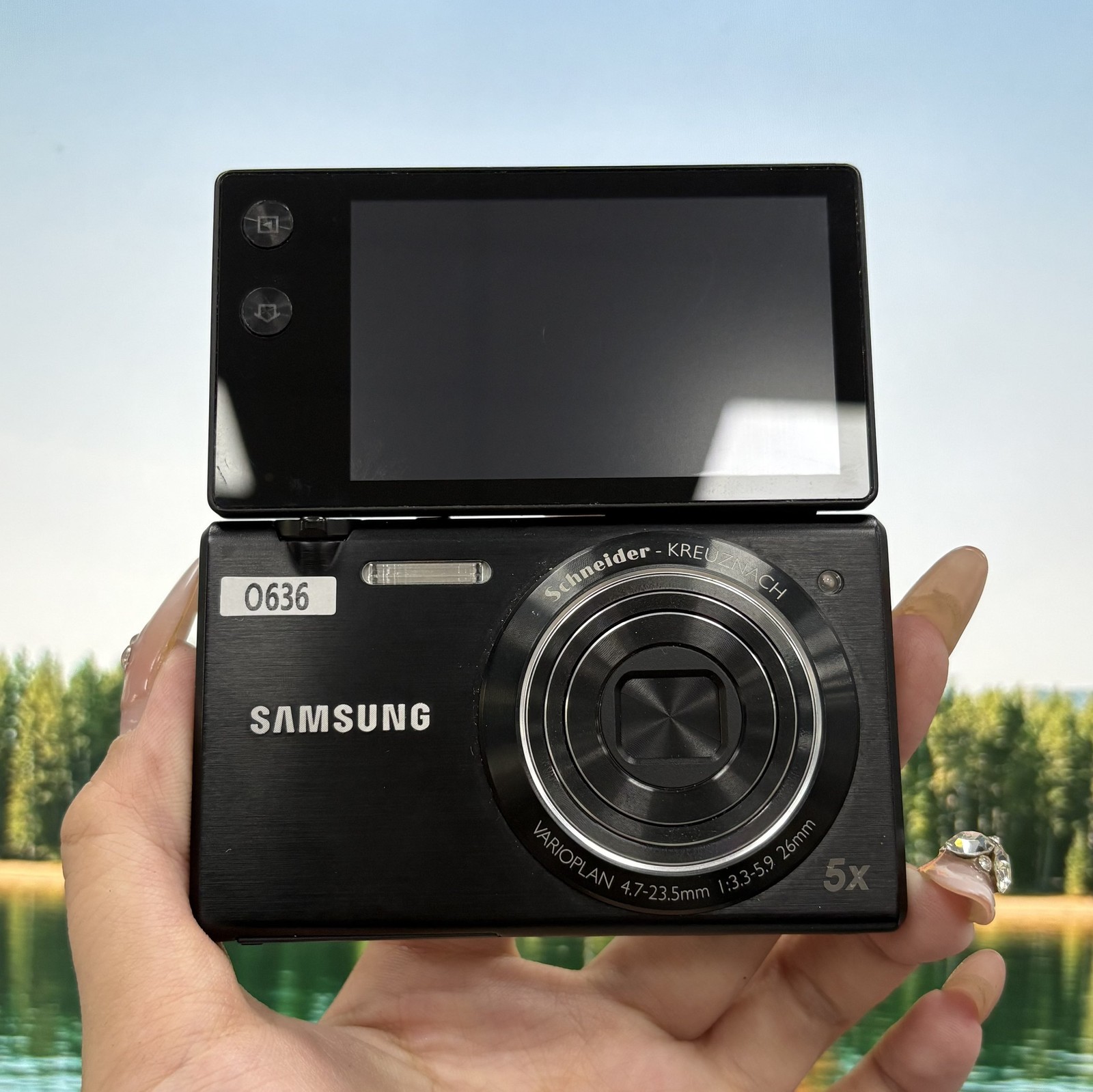 Samsung MV800 Digital Camera 5X Optical Zoom Selfie Flip-out Vlog 16.1MP 90% New