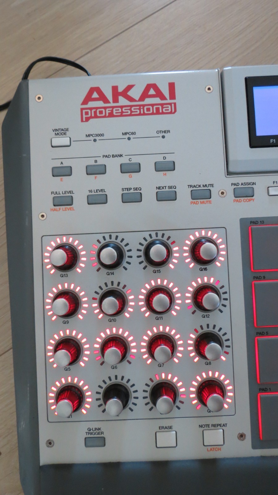 AKAI MPC RENAISSANCE PROFESSIONAL PRODUCTION CONTROLLER