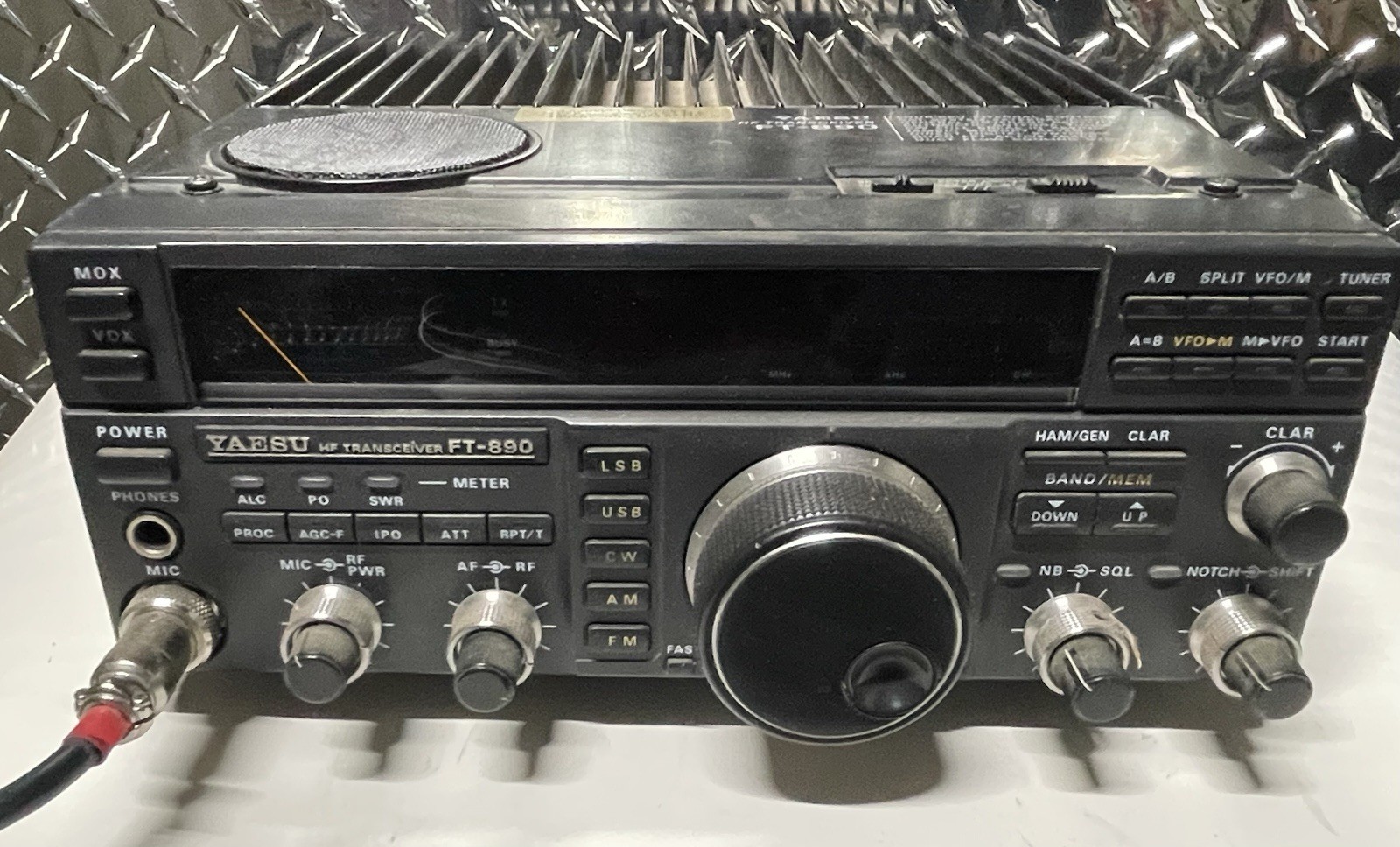 Yaesu FT890 Compact Transceiver With Mic