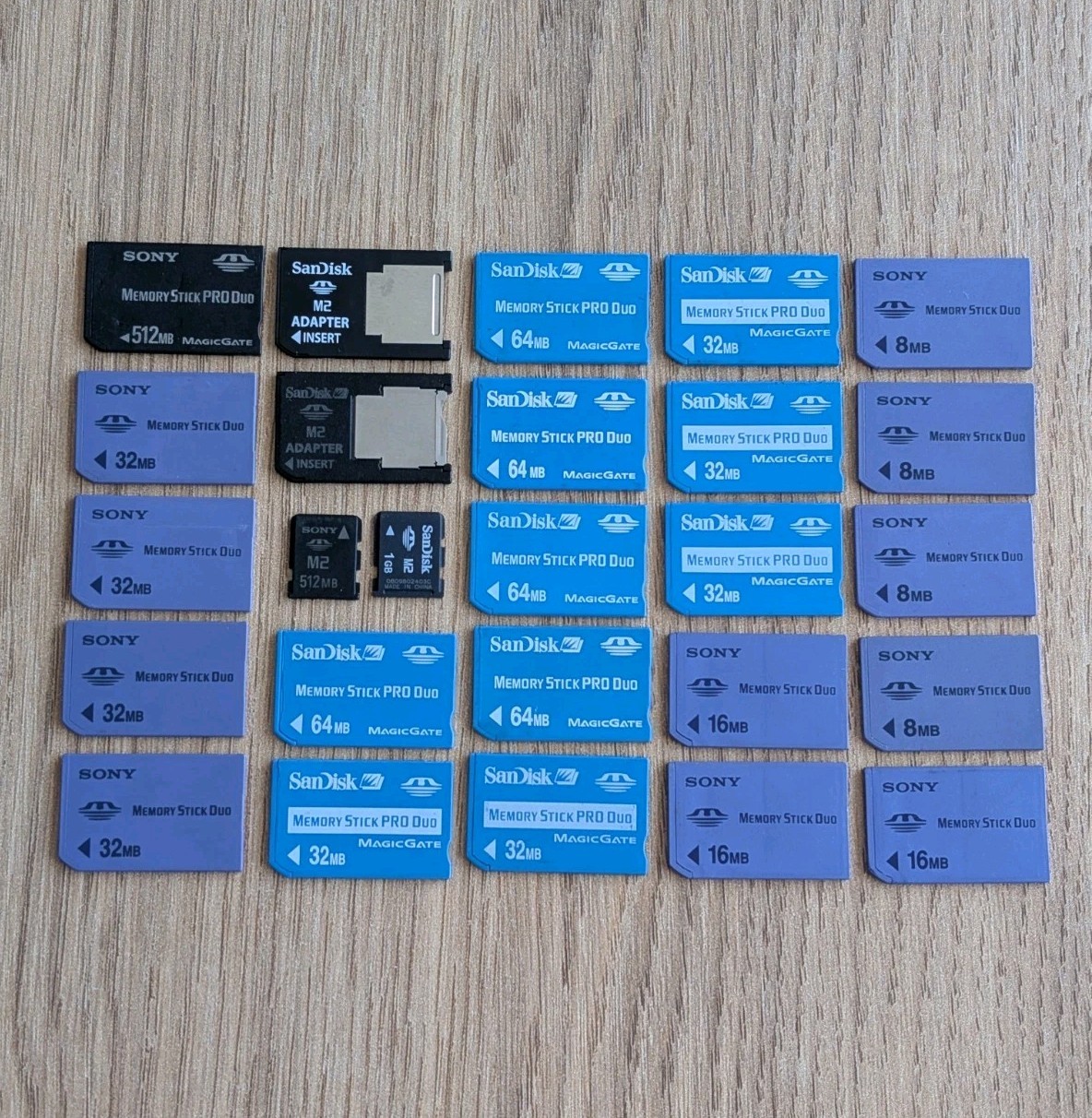 Lot Of 24 Mixed Sony Memory Stick Duo Card 1gb, 512mb, 64mb, 32mb, 16mb, 8mb