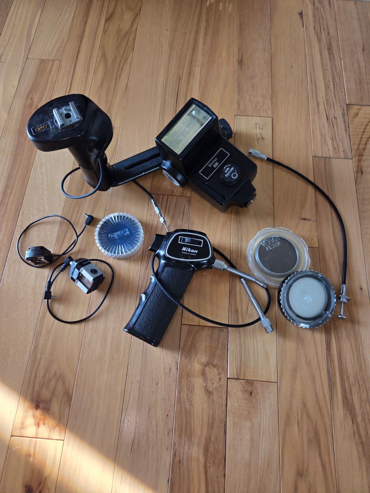 Vintage Nikon & Vivitar Off-Camera Flash Kit - 283 Speedlight, Pistol Grip, Wein