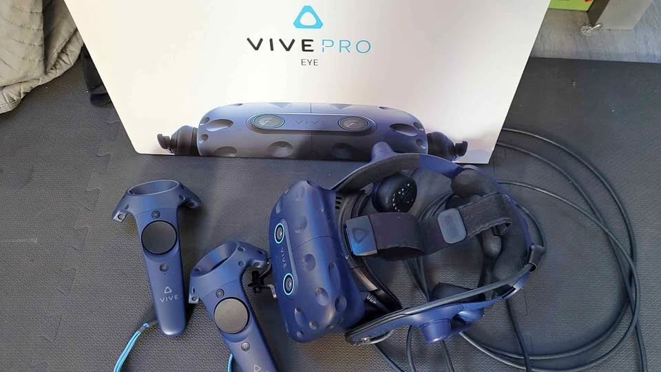 HTC Vive Pro Eye VR Headset Bundle – Eye Tracking – Original Box – Tested