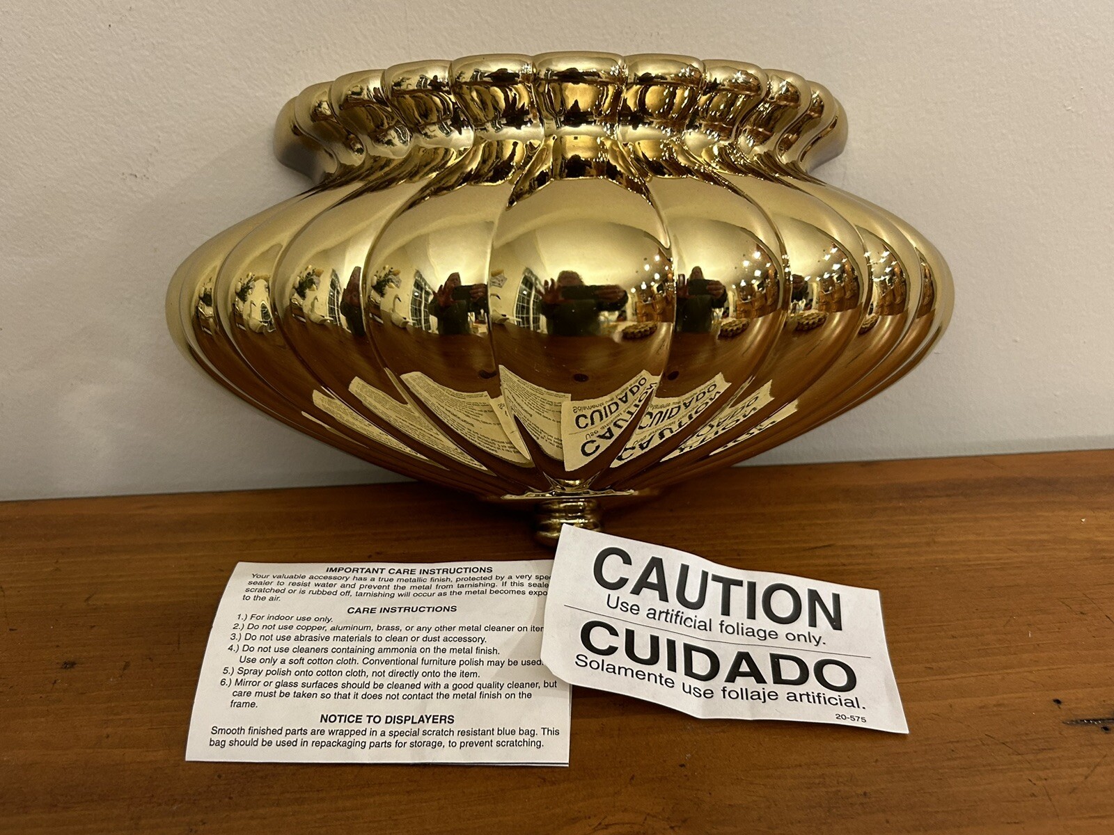 Vintage Scalloped Wall Pocket Decor Planter Shelf Gold Regency 11" NEW