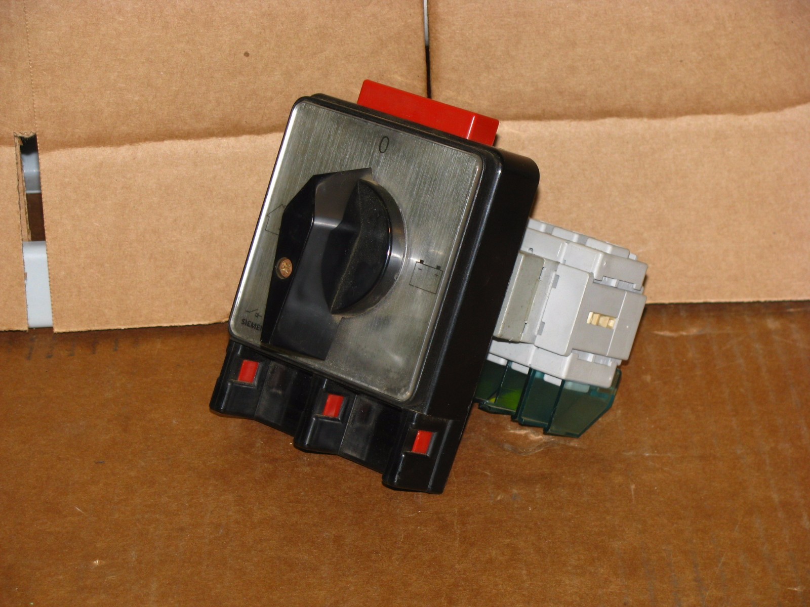 Siemens 3LD2223-7UL01-0AD8 Change-Over Switch
