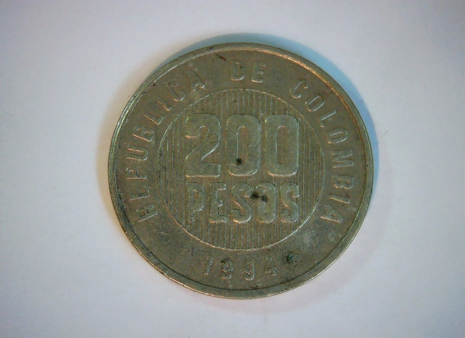 Colombia 1994 200 Pesos Republica de Colombia 200 Pesos (geometric reverse) Coin