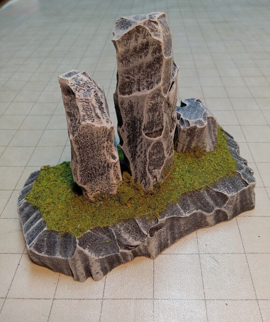 GRASSY ROCK FORMATIONS Warhammer Battletech OGRE Malifaux Warmachine RPGs Sims
