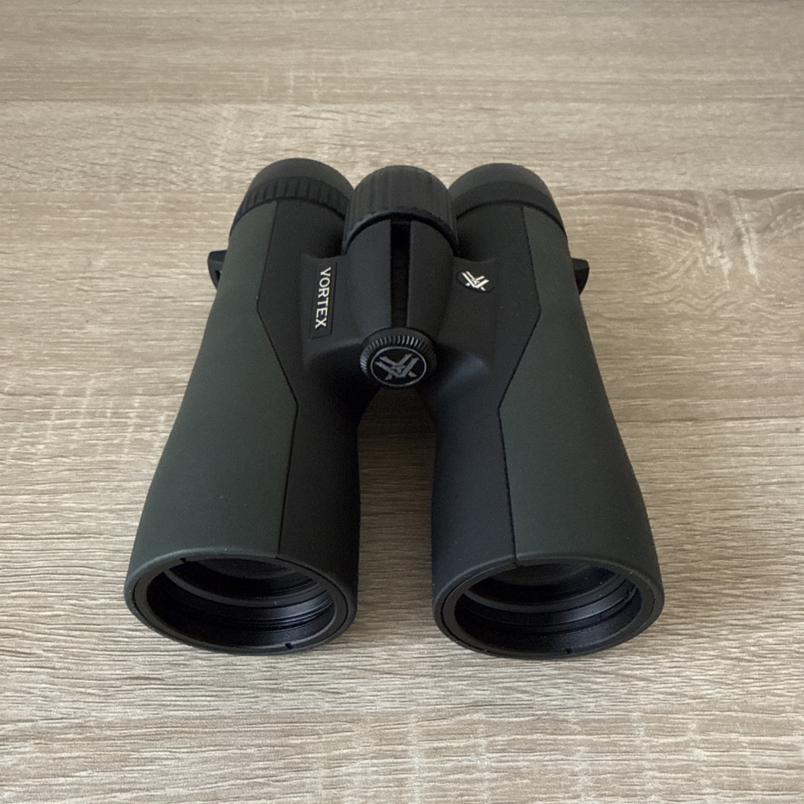 VORTEX CROSSFIRE HD 8X42 Binoculars w/ Case - Excellent