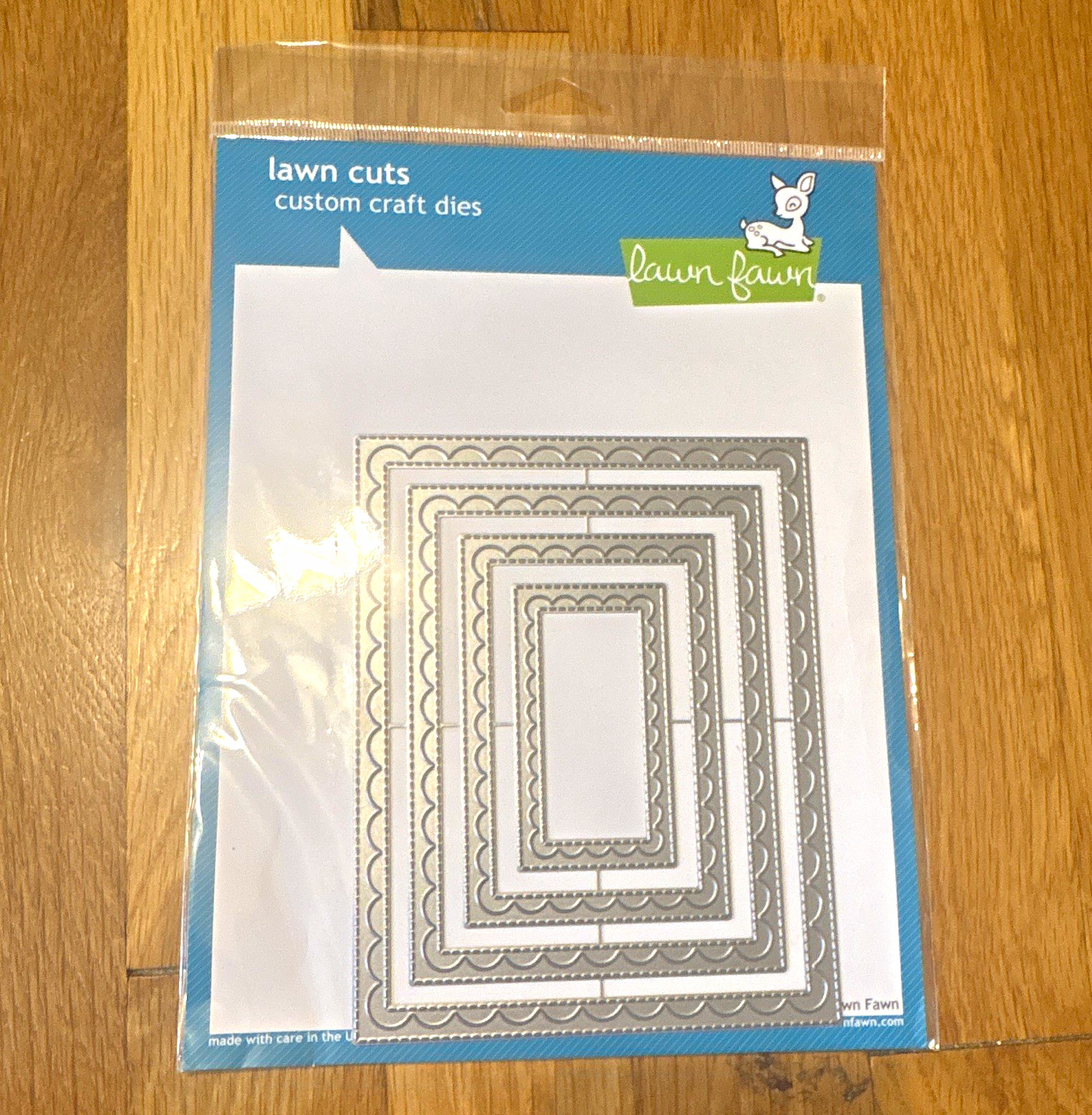 Lawn Fawn Outside In Stitched Scalloped Rectangle Dies LF1505
