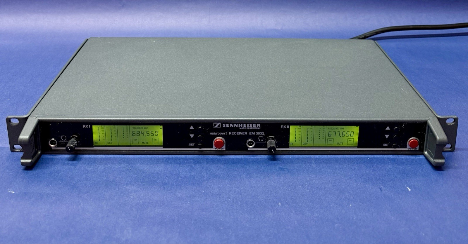 Sennheiser EM3032-U True Diversity Dual Receiver Freq. Range 674-698 MHz