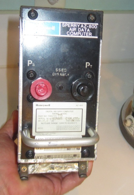 HONEYWELL SPERRY DIGITAL AIR DATA COMPUTER P/N 7000700-955 AZ-800