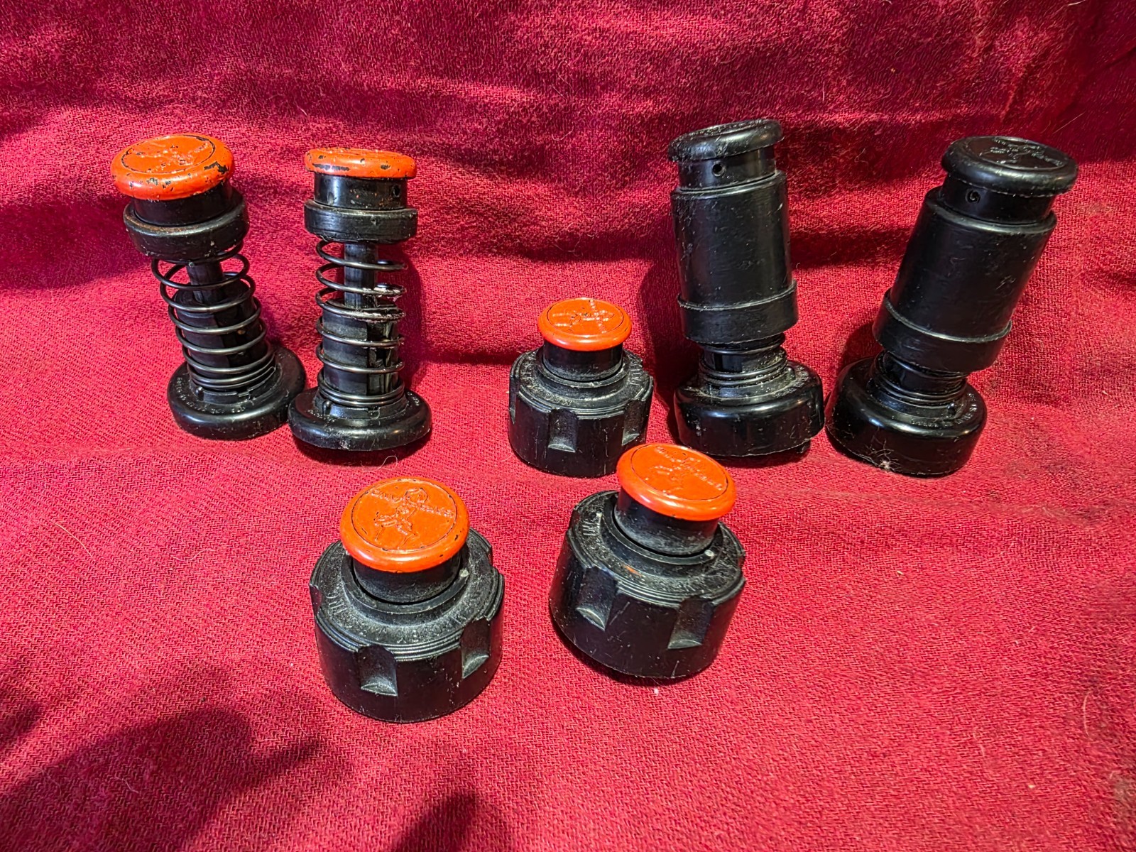Safari Land Push Button comp 3 speed loaders. Includes loader pouches. (2779A)