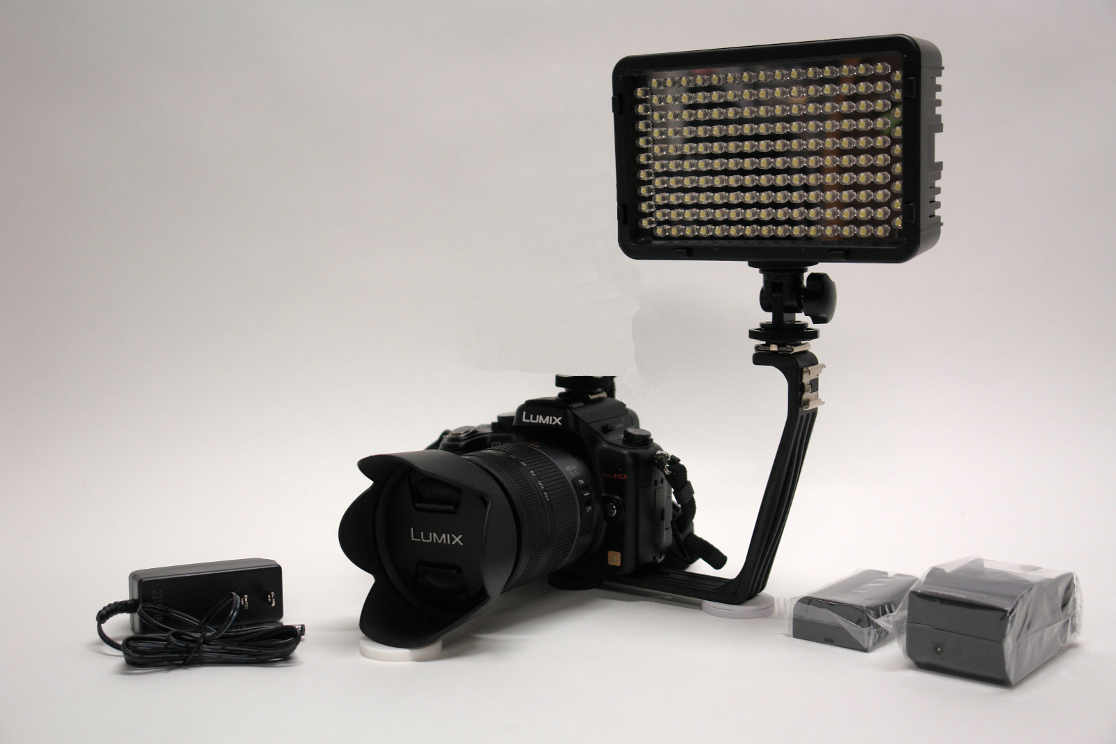 Pro 4K 12 XA15 LED light w AC adapter F570 f Canon XA35 XA30 XA25 XA20 XA11 XA10
