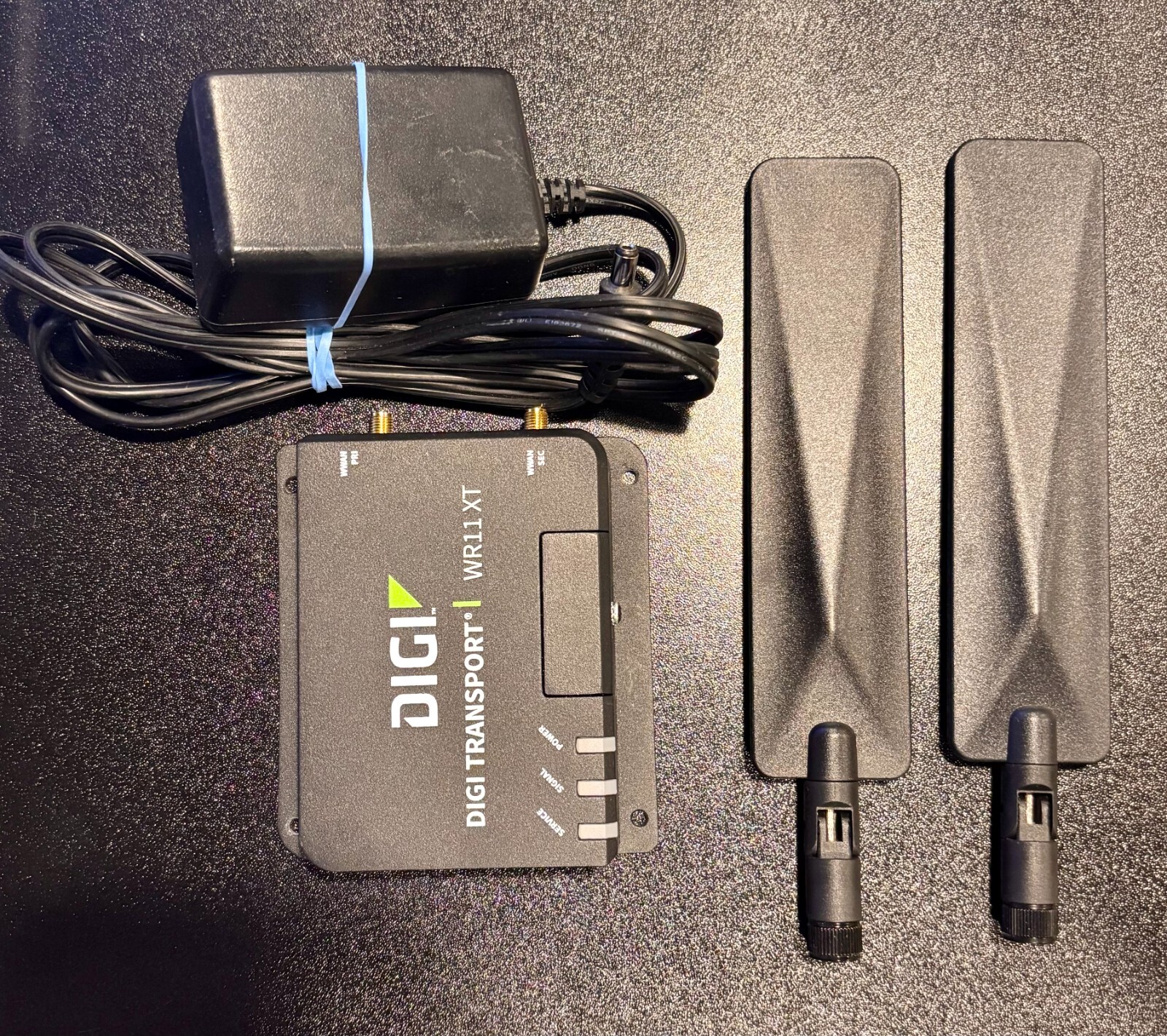 Digi WR11 XT 4g LTE Verizon Single Ethernet Router WR11-L800-DE1-XU