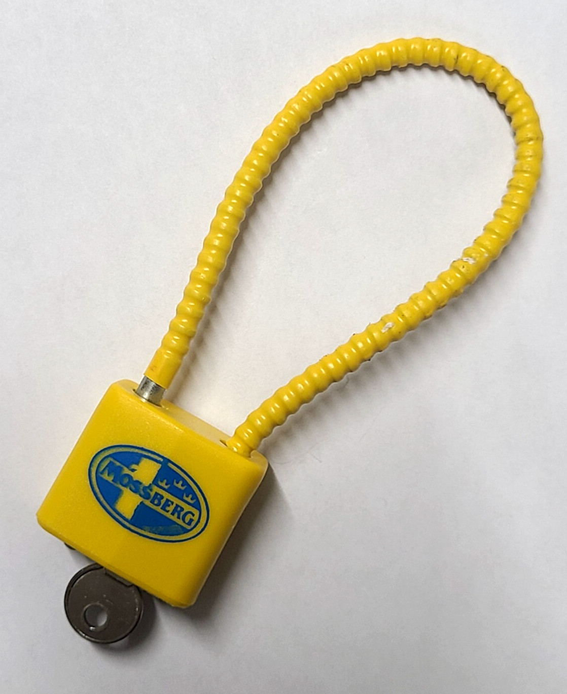 Mossberg Firearm/Gun Safety Cable Lock (w/1 Key & 8" Cable)